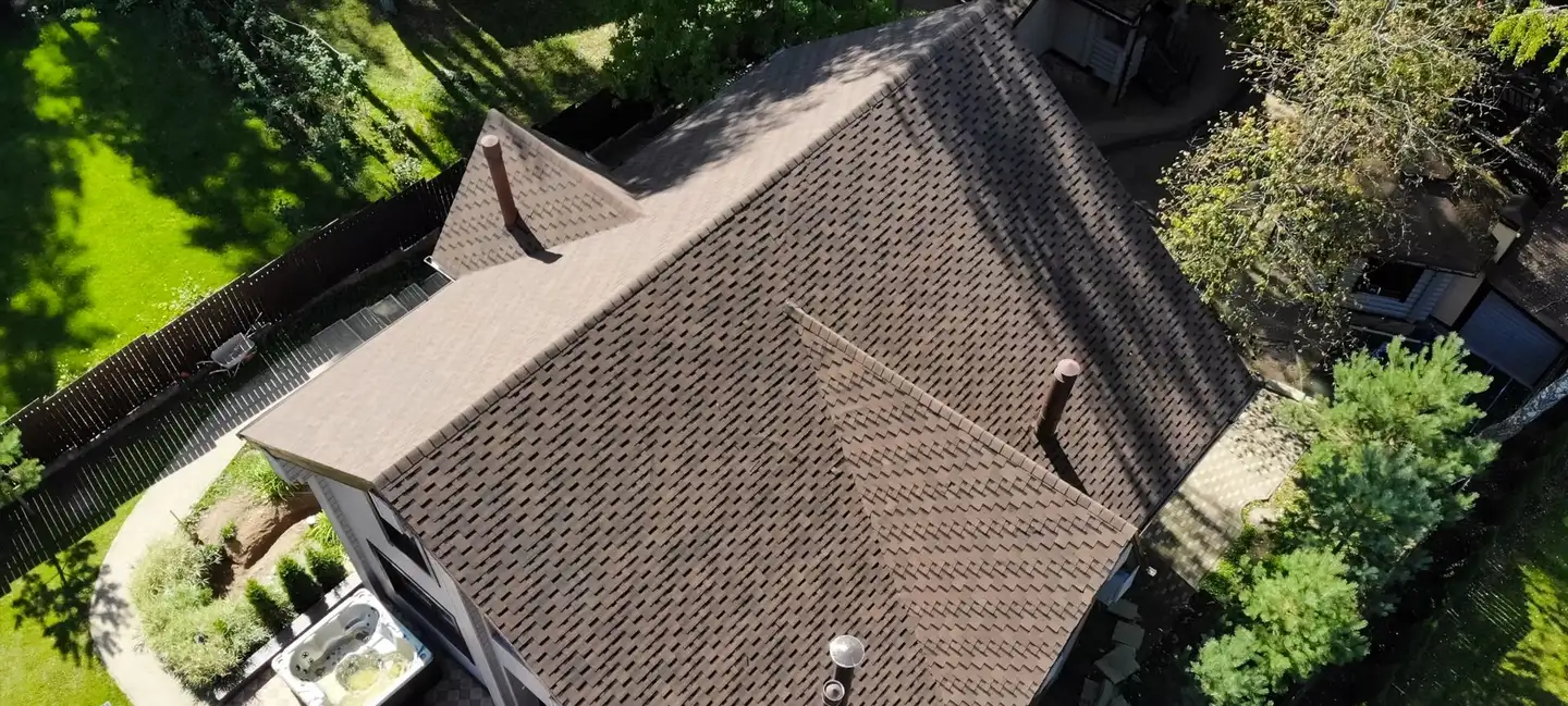 Asphalt shingle roof on a home in the Beeton area